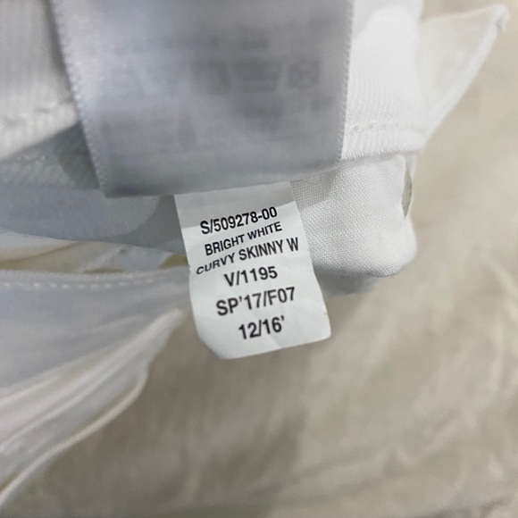 EUC OLD NAVY JEANS CURVY MIDRISE SIZE 2 - Picture 5 of 5